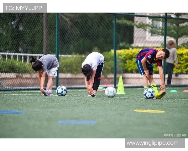 足球明星训练技巧揭秘视频分享助你提升球技和战术水平