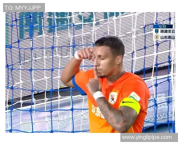 足球明星用闭嘴手势传递的沉默力量与比赛中的情感表达