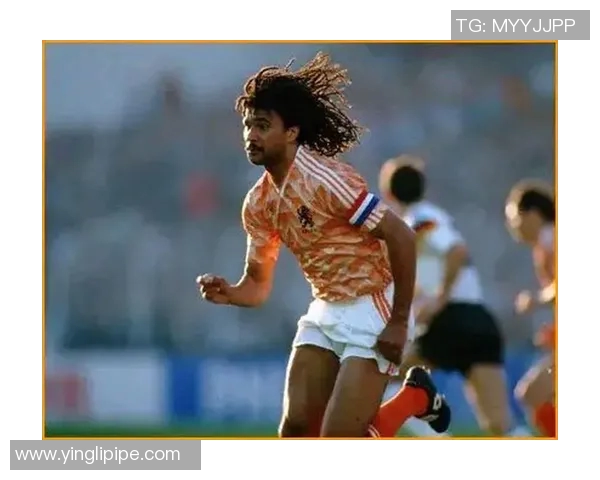 小辨子足球明星的真实姓名揭秘与职业生涯回顾